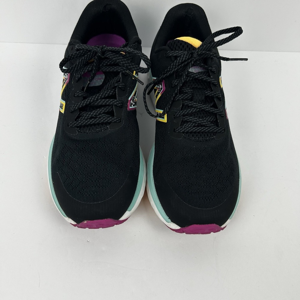 New Balance® (Women's 8 B) Fresh Foam™ Running Shoes in Black Surf - Picture 2 of 9